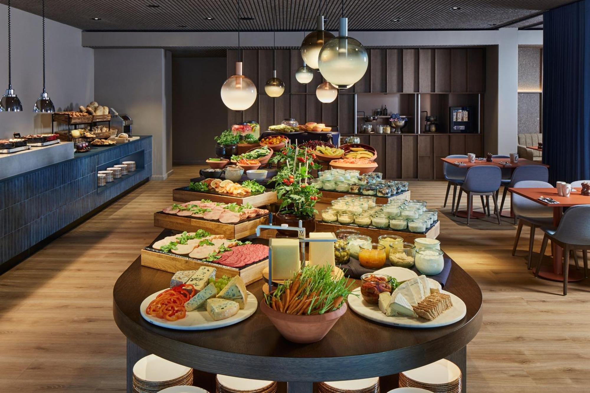 Copenhagen Marriott Hotel Esterno foto The lounge at London Heathrow Airport