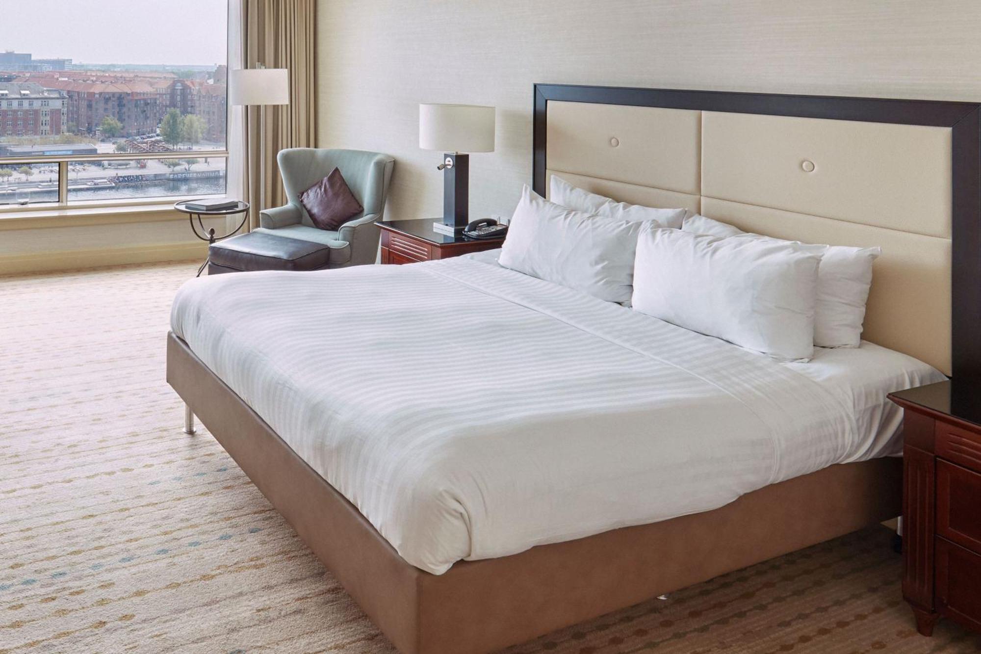 Copenhagen Marriott Hotel Esterno foto A bed