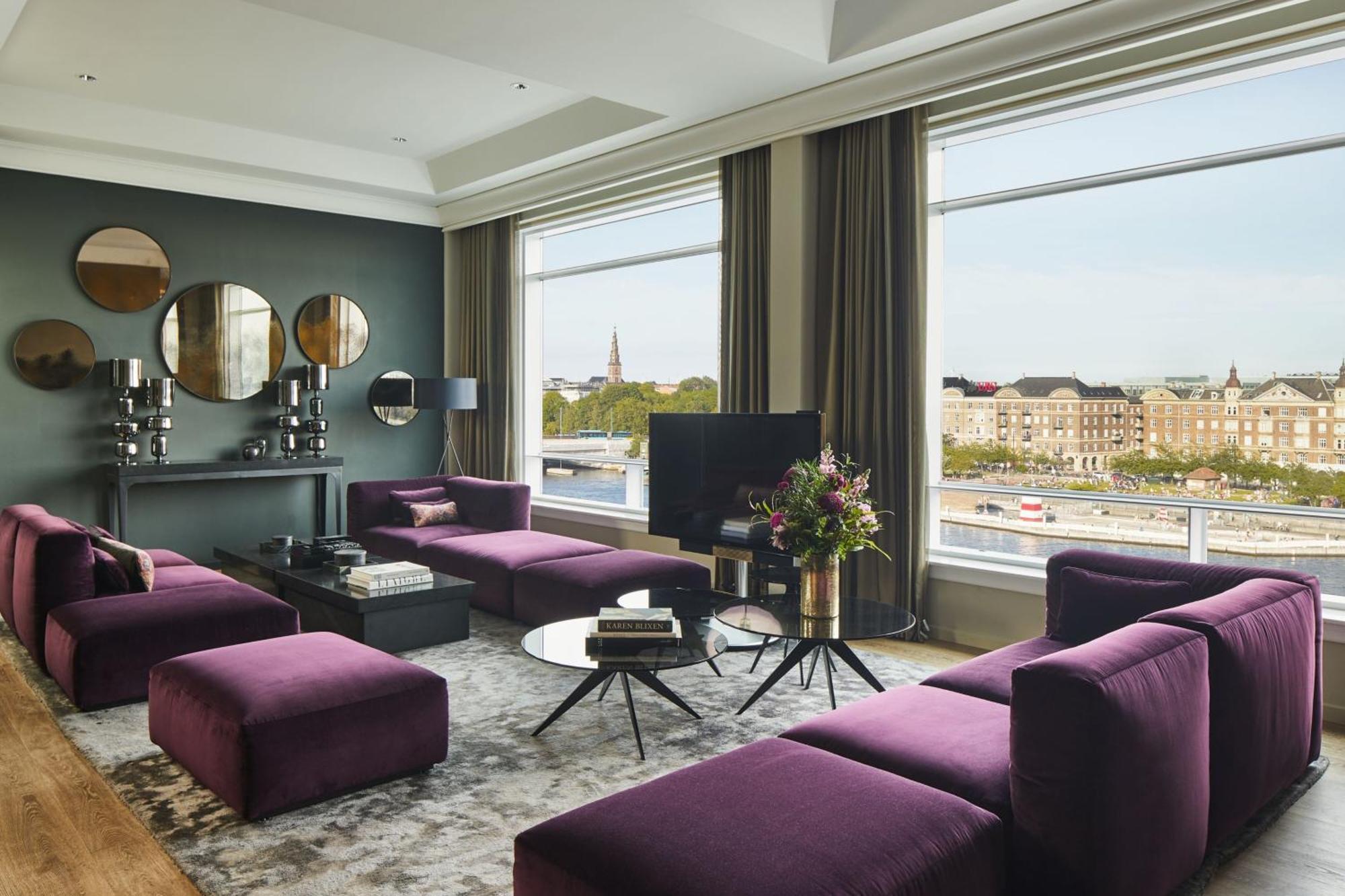 Copenhagen Marriott Hotel Esterno foto The interior of a suite at the hotel